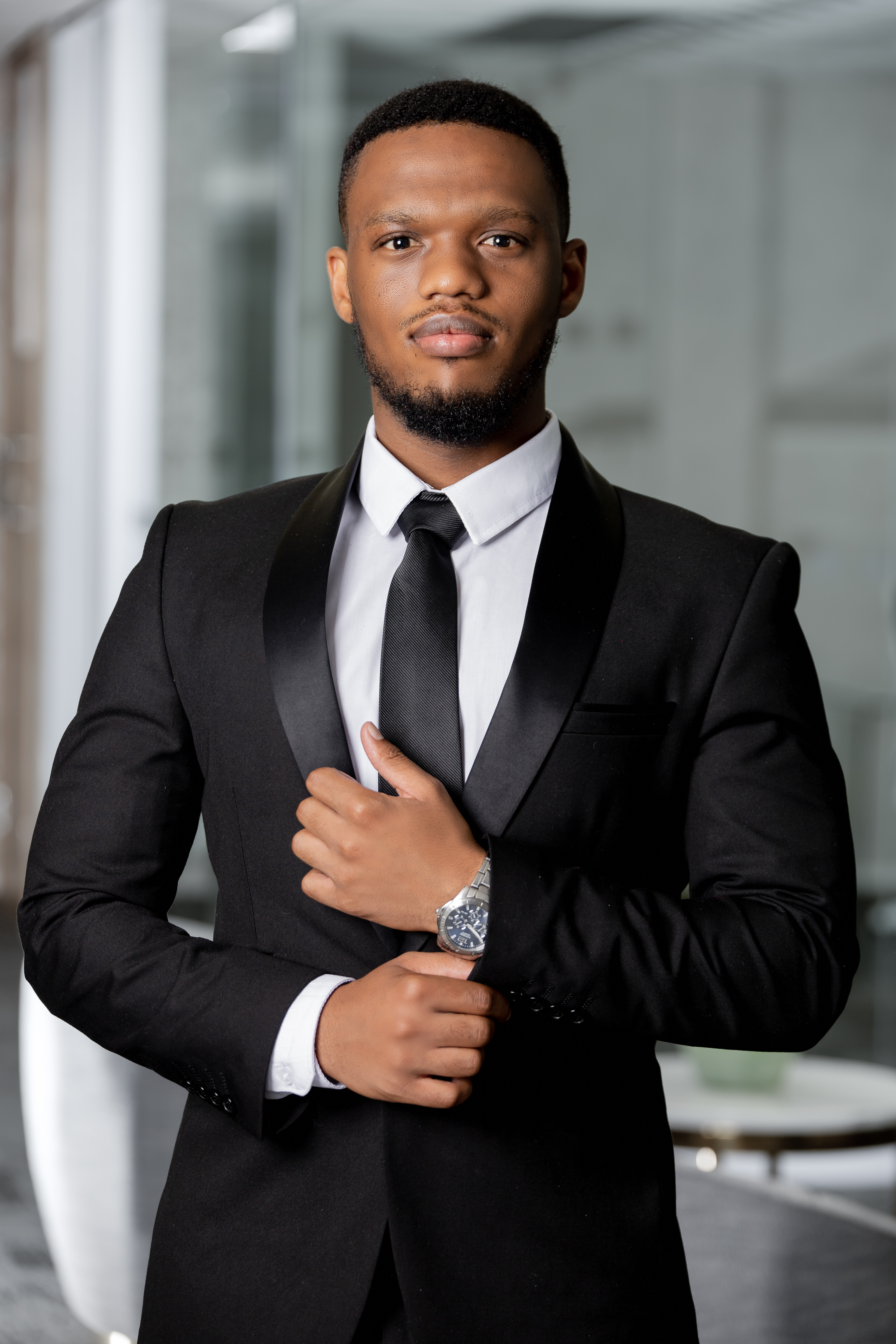 Lezario Ruiters — Founder & Chief Executive Officer